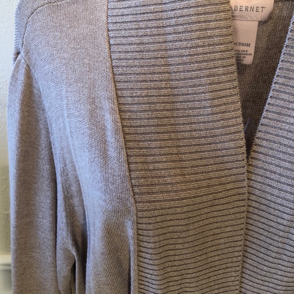 NWT beautiful Cabernet cardigan/wrap - Picture 5 of 6